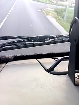 Snapshot of Dam70 chatting on 09-18-25, 05:42 Dam70 online show from 09-18-25, 05:42