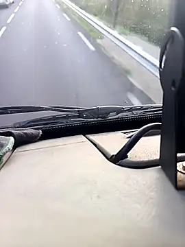 Snapshot of Dam70 chatting on 09-19-25, 05:42 Dam70 online show from 09-19-25, 05:42