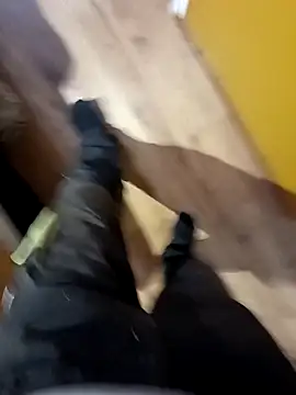 Snapshot of Dam70 chatting on 11-01-25, 11:56 Dam70 online show from 11-01-25, 11:56