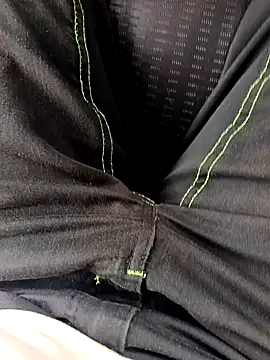 Snapshot of Dam70 chatting on 11-28-25, 01:36 Dam70 online show from 11-28-25, 01:36