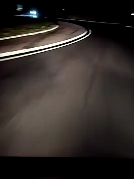 Snapshot of Dam70 chatting on 12-22-25, 06:32 Dam70 online show from 12-22-25, 06:32