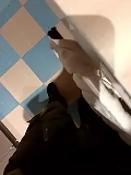 Snapshot of Dam70 chatting on 01-13-26, 04:56 Dam70 online show from 01-13-26, 04:56