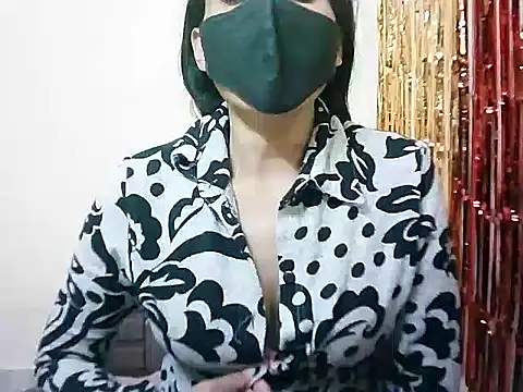 Snapshot of Rubi-Ji chatting on 02-18-25, 12:17 Rubi-Ji online show from 02-18-25, 12:17