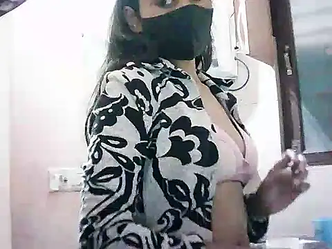 Snapshot of Rubi-Ji chatting on 02-19-25, 12:25 Rubi-Ji online show from 02-19-25, 12:25