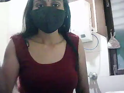 Snapshot of Rubi-Ji chatting on 03-21-25, 01:24 Rubi-Ji online show from 03-21-25, 01:24