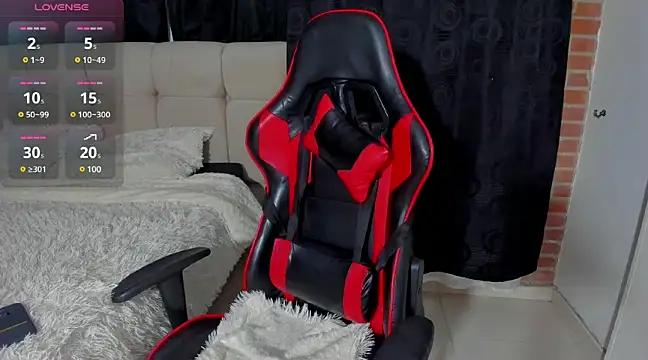 Snapshot of playsweetashley_ chatting on 03-23-25, 03:21 playsweetashley  online show from 03-23-25, 03:21