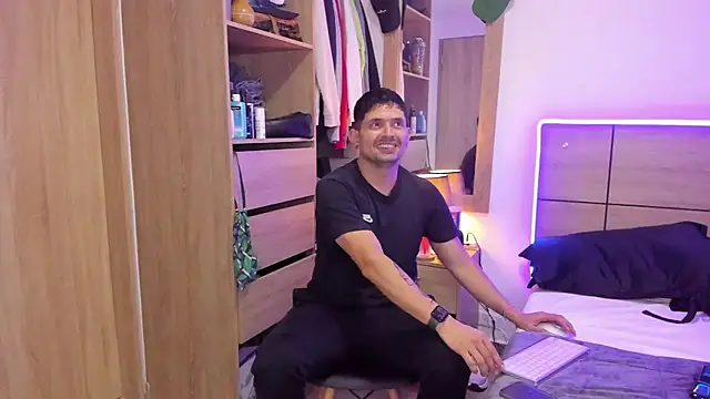 Snapshot of ILoveNYStyle chatting on 03-20-25, 09:56 ILoveNYStyle online show from 03-20-25, 09:56