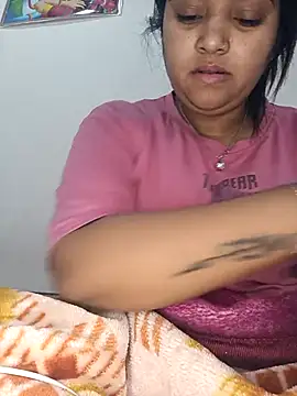 Snapshot of RAYI_01 chatting on 02-14-25, 03:00 RAYI 01 online show from 02-14-25, 03:00