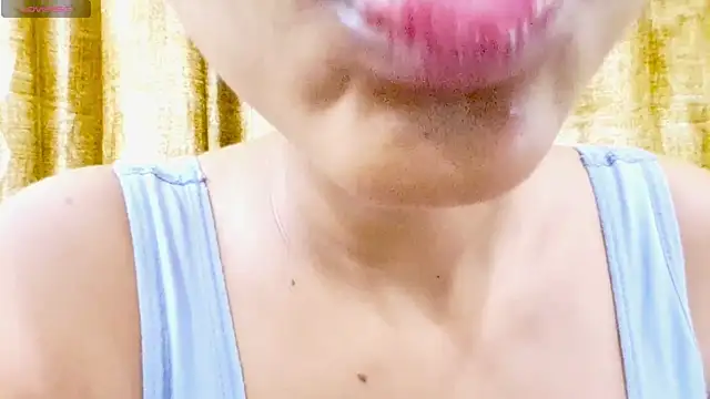 Snapshot of RAYI_01 chatting on 09-28-25, 04:01 RAYI 01 online show from 09-28-25, 04:01