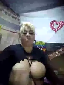 Snapshot of BonniAdams chatting on 02-09-25, 04:25 BonniAdams online show from 02-09-25, 04:25