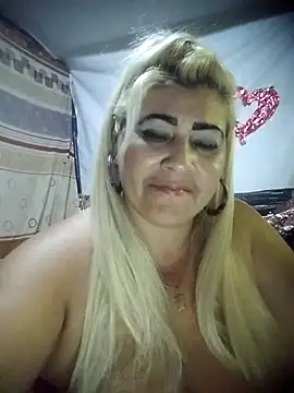 Snapshot of BonniAdams chatting on 02-15-25, 04:14 BonniAdams online show from 02-15-25, 04:14