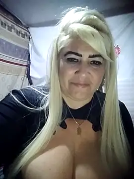 Snapshot of BonniAdams chatting on 03-02-25, 05:44 BonniAdams online show from 03-02-25, 05:44