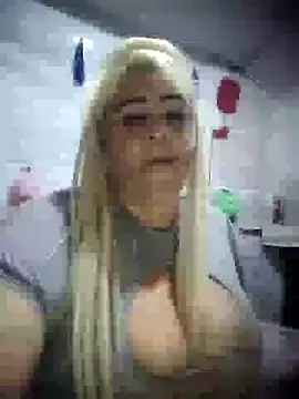 Snapshot of BonniAdams chatting on 03-18-25, 03:42 BonniAdams online show from 03-18-25, 03:42