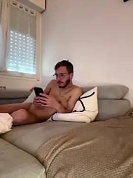 Snapshot of couple-hot2708 chatting on 01-08-26, 09:22 couple-hot2708 online show from 01-08-26, 09:22