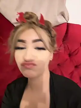 Snapshot of akirahattori chatting on 10-16-25, 02:23 akirahattori online show from 10-16-25, 02:23