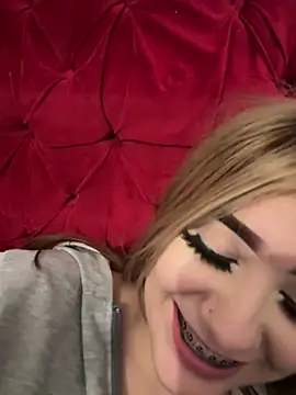 Snapshot of akirahattori chatting on 10-17-25, 04:37 akirahattori online show from 10-17-25, 04:37