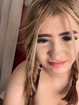 Snapshot of akirahattori chatting on 10-25-25, 02:41 akirahattori online show from 10-25-25, 02:41