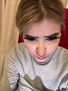 Snapshot of akirahattori chatting on 11-24-25, 04:56 akirahattori online show from 11-24-25, 04:56