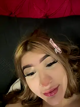 Snapshot of akirahattori chatting on 12-14-25, 03:23 akirahattori online show from 12-14-25, 03:23