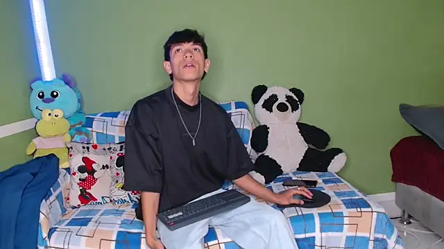 Snapshot of the_murderer chatting on 11-03-25, 02:51 the murderer online show from 11-03-25, 02:51