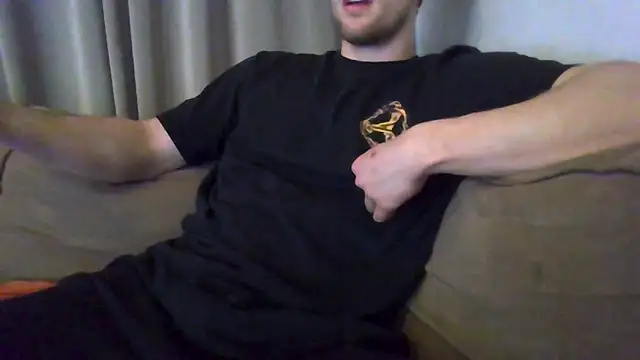 Snapshot of pietjepuk1310 chatting on 02-11-26, 09:03 pietjepuk1310 online show from 02-11-26, 09:03