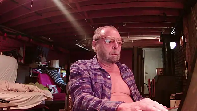 Snapshot of mercuryice chatting on 12-31-24, 03:42 mercuryice online show from 12-31-24, 03:42