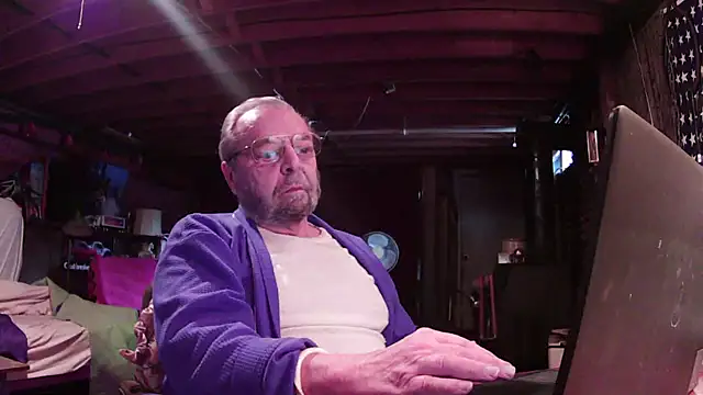 Snapshot of mercuryice chatting on 02-10-25, 02:16 mercuryice online show from 02-10-25, 02:16