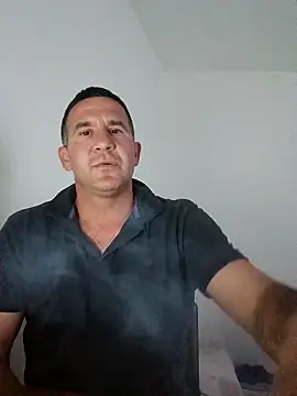 Snapshot of Mister1985 chatting on 10-19-25, 04:29 Mister1985 online show from 10-19-25, 04:29