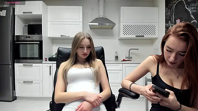 Snapshot of lisenok chatting on 12-04-25, 02:48 lisenok online show from 12-04-25, 02:48