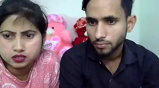 Snapshot of Queen_Couple chatting on 02-27-25, 07:44 Queen Couple online show from 02-27-25, 07:44