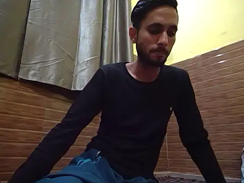 Snapshot of Queen_Couple chatting on 03-02-25, 04:10 Queen Couple online show from 03-02-25, 04:10