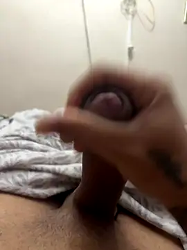 Snapshot of yeiyei_oficial chatting on 11-12-25, 08:15 yeiyei oficial online show from 11-12-25, 08:15