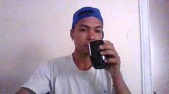 Snapshot of crow07xx chatting on 02-02-25, 02:24 crow07xx online show from 02-02-25, 02:24