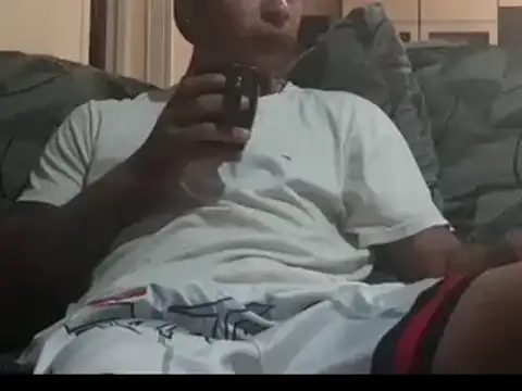 Snapshot of crow07xx chatting on 02-02-25, 06:10 crow07xx online show from 02-02-25, 06:10