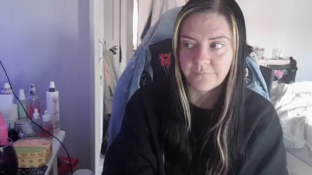 AureliaXOX online show from 10-01-25, 09:15