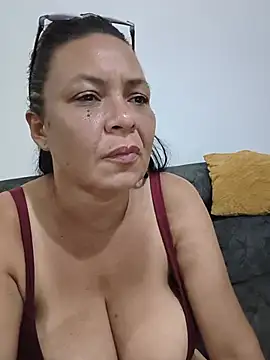 Snapshot of thefuckingowneroftits chatting on 07-14-26, 02:05 thefuckingowneroftits online show from 07-14-26, 02:05