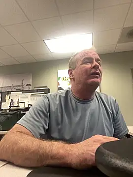 Snapshot of hintly chatting on 12-22-25, 08:28 hintly online show from 12-22-25, 08:28