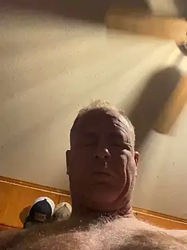 Snapshot of hintly chatting on 02-17-26, 12:34 hintly online show from 02-17-26, 12:34