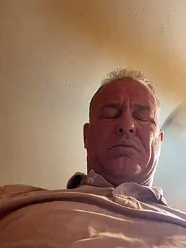 Snapshot of hintly chatting on 02-18-26, 12:56 hintly online show from 02-18-26, 12:56