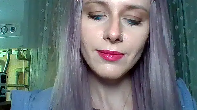 LuminousLady online show from 03-09-25, 09:36