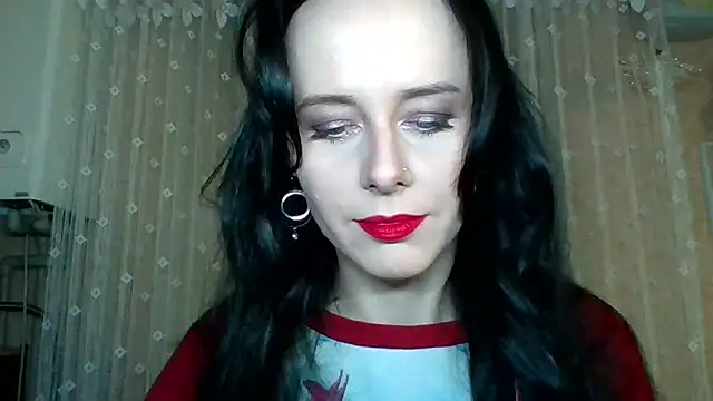 LuminousLady online show from 12-16-25, 06:02