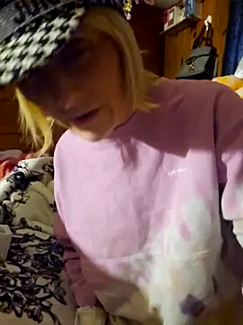 Snapshot of beautifulme23 chatting on 02-17-25, 05:32 beautifulme23 online show from 02-17-25, 05:32