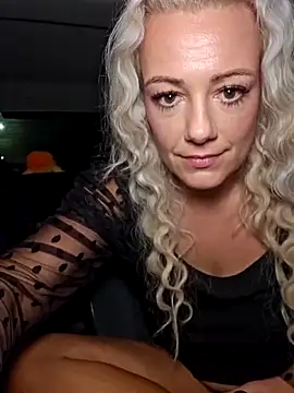 TessaWayne online show from 12-14-25, 07:51