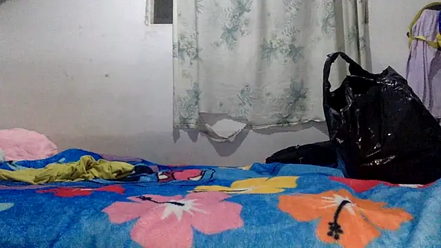 Snapshot of sharonlopez9611 chatting on 05-30-26, 03:47 sharonlopez9611 online show from 05-30-26, 03:47