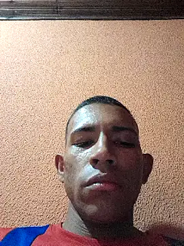 Snapshot of Mineirinho043 chatting on 02-13-25, 10:22 Mineirinho043 online show from 02-13-25, 10:22