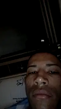 Snapshot of Mineirinho043 chatting on 02-15-25, 12:54 Mineirinho043 online show from 02-15-25, 12:54