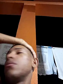 Snapshot of Mineirinho043 chatting on 02-15-25, 11:47 Mineirinho043 online show from 02-15-25, 11:47