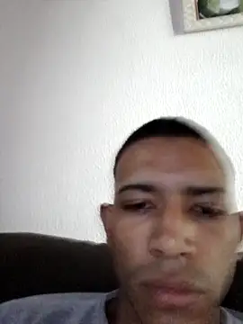 Snapshot of Mineirinho043 chatting on 02-18-25, 06:47 Mineirinho043 online show from 02-18-25, 06:47
