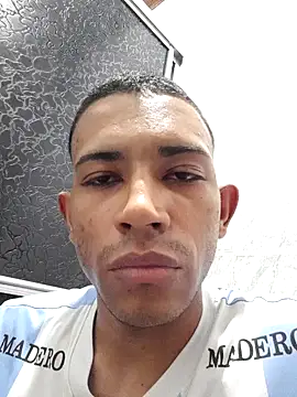 Snapshot of Mineirinho043 chatting on 02-19-25, 10:53 Mineirinho043 online show from 02-19-25, 10:53