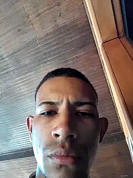 Snapshot of Mineirinho043 chatting on 02-21-25, 12:17 Mineirinho043 online show from 02-21-25, 12:17